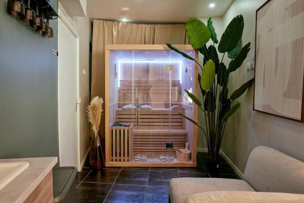 Versailles Jacuzzi - Sauna - Rdc 2 ภายนอก รูปภาพ